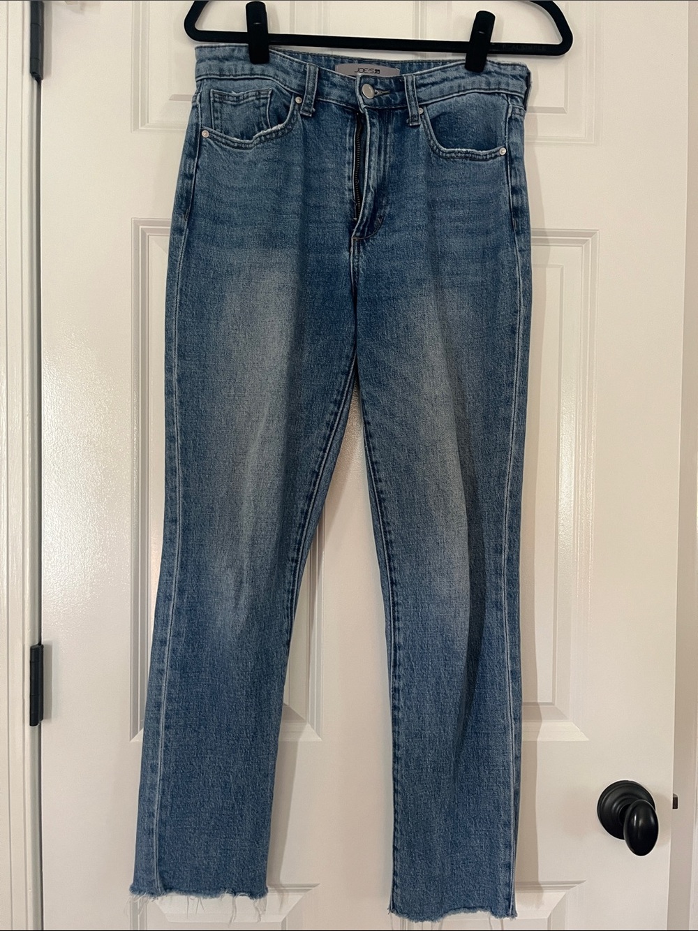 Joe's Jeans Cropped Straight-Leg Denim in Medium Blue
